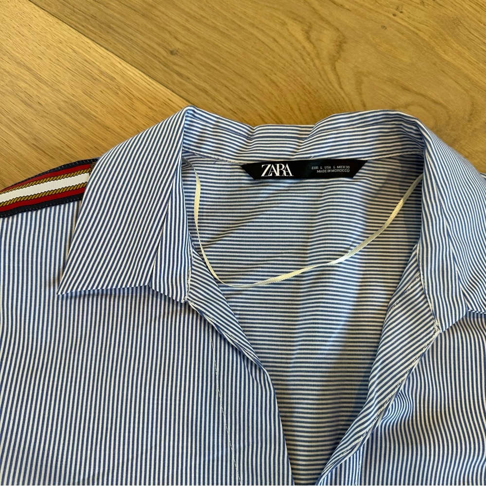 Zara Button down Top w adjustable sleeves - Picture 2 of 5
